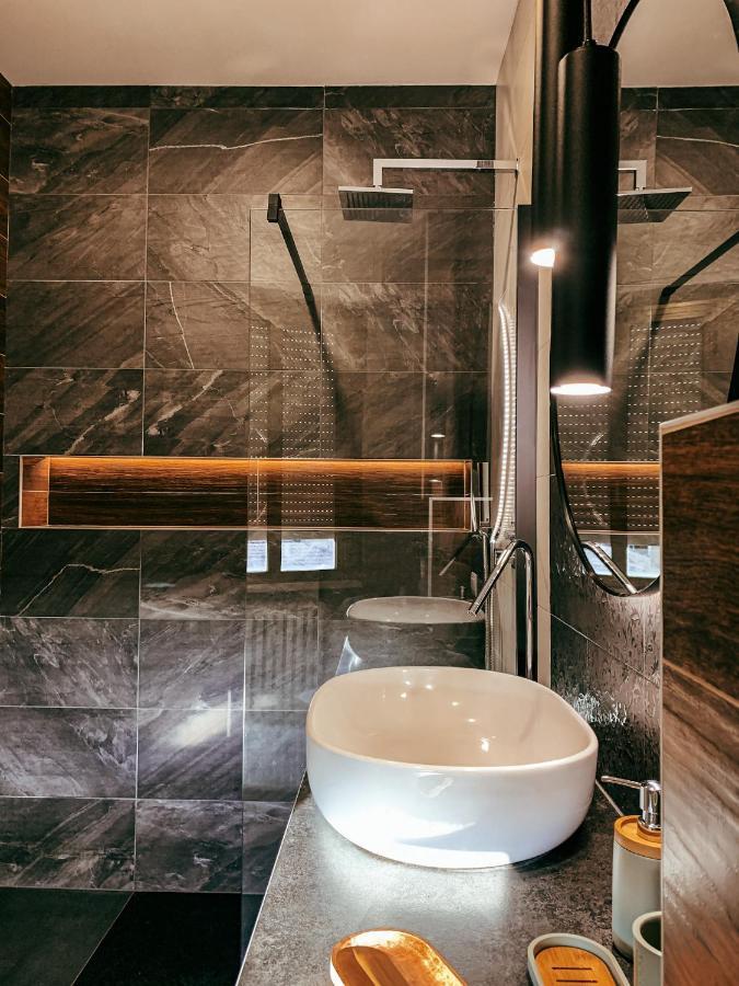 B&B Salus Civico 23 Реджо Емилия Екстериор снимка