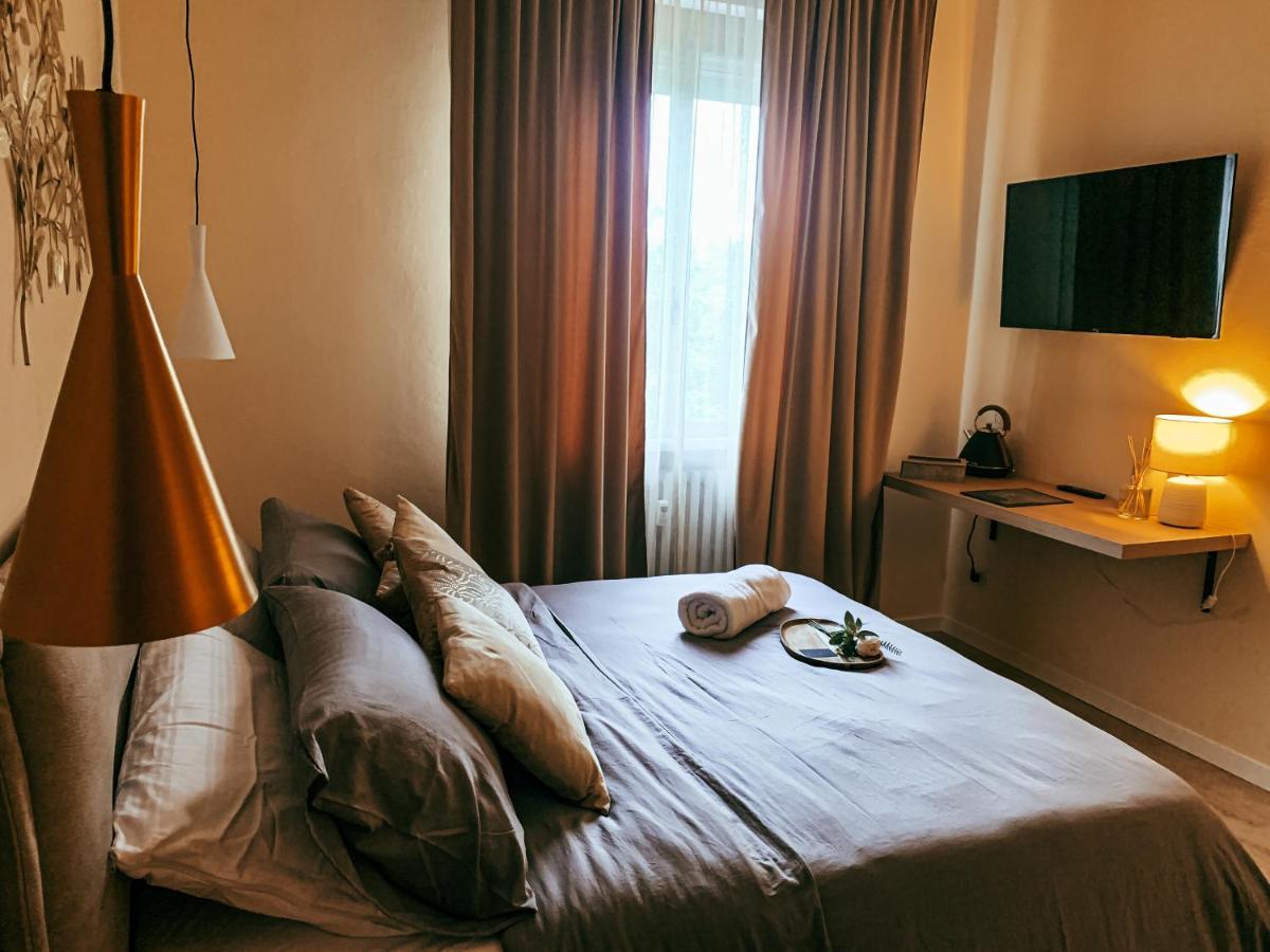 B&B Salus Civico 23 Реджо Емилия Екстериор снимка