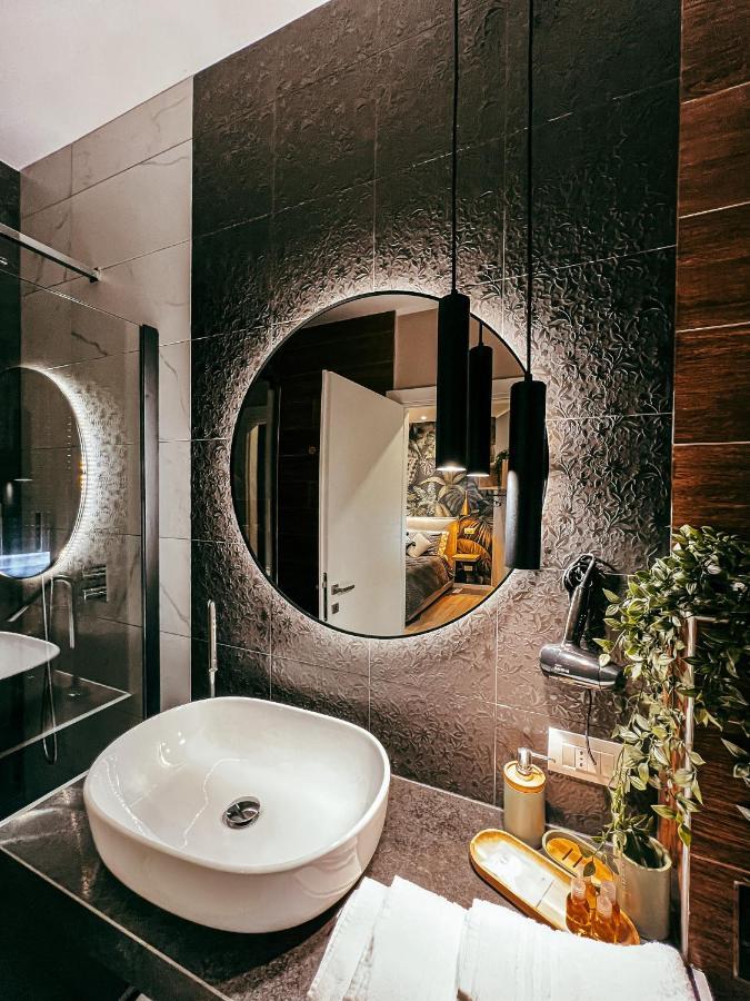 B&B Salus Civico 23 Реджо Емилия Екстериор снимка